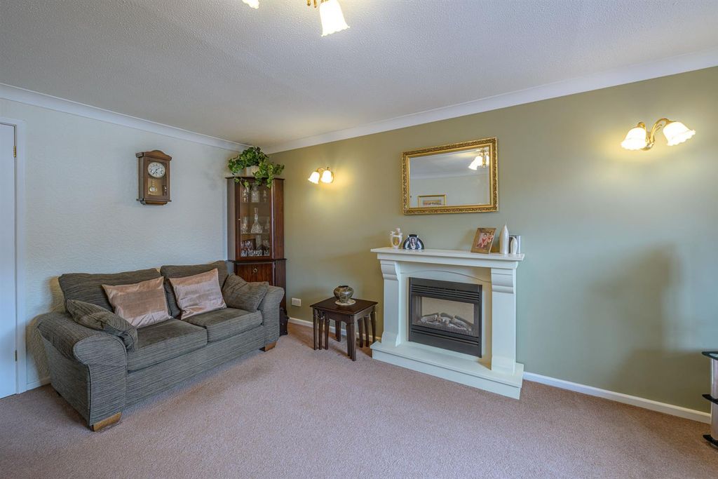 Property photo 2 of 25