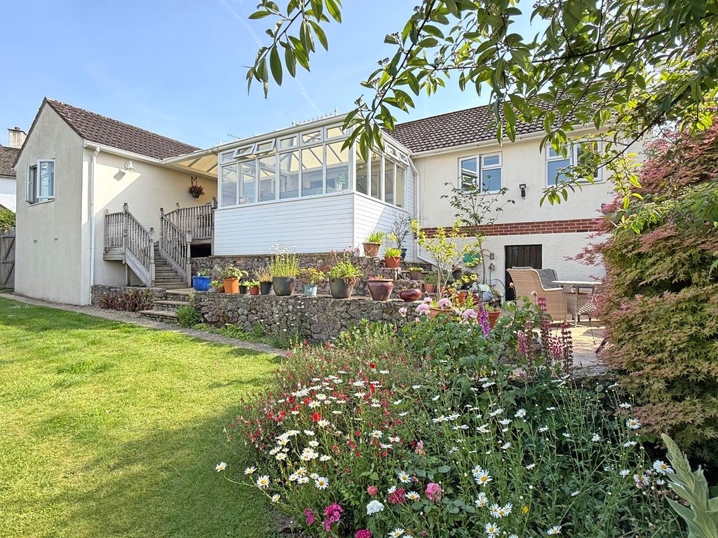 Property photo 1 of 18 Photo 3
