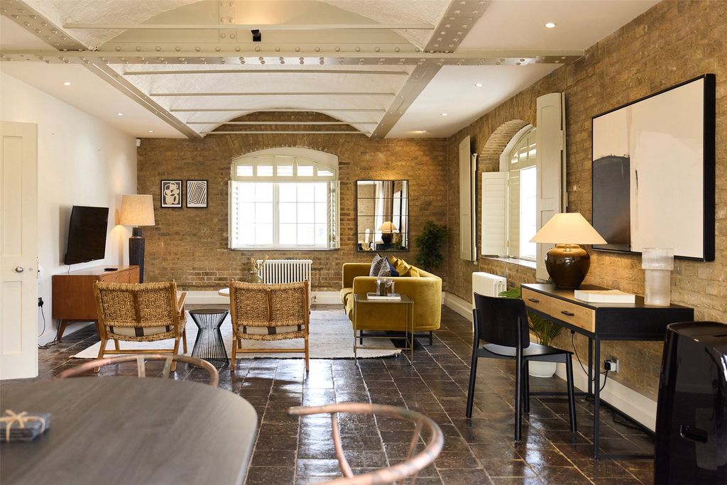 Property photo 2 of 21 Picture No. 02