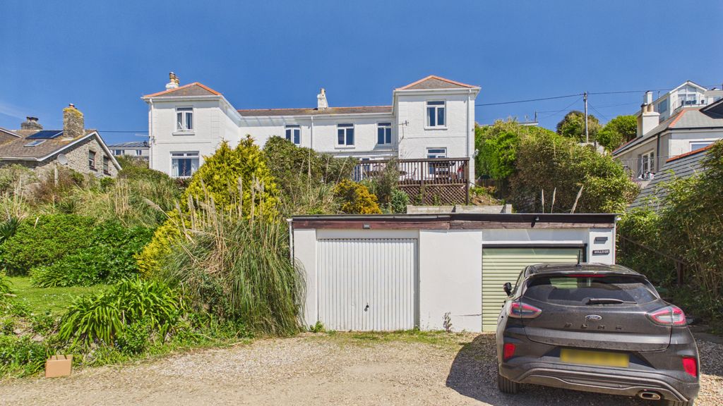 Property photo 1 of 16 3 Bedroom Semi Detached House For Sale