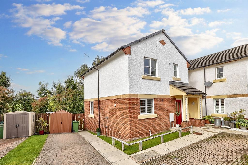 Property photo 1 of 14 4 Meadowside