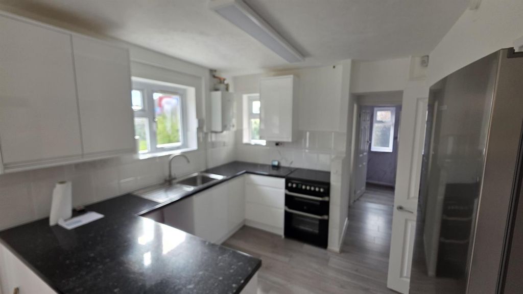 Property photo 3 of 10 1000095047.Jpg