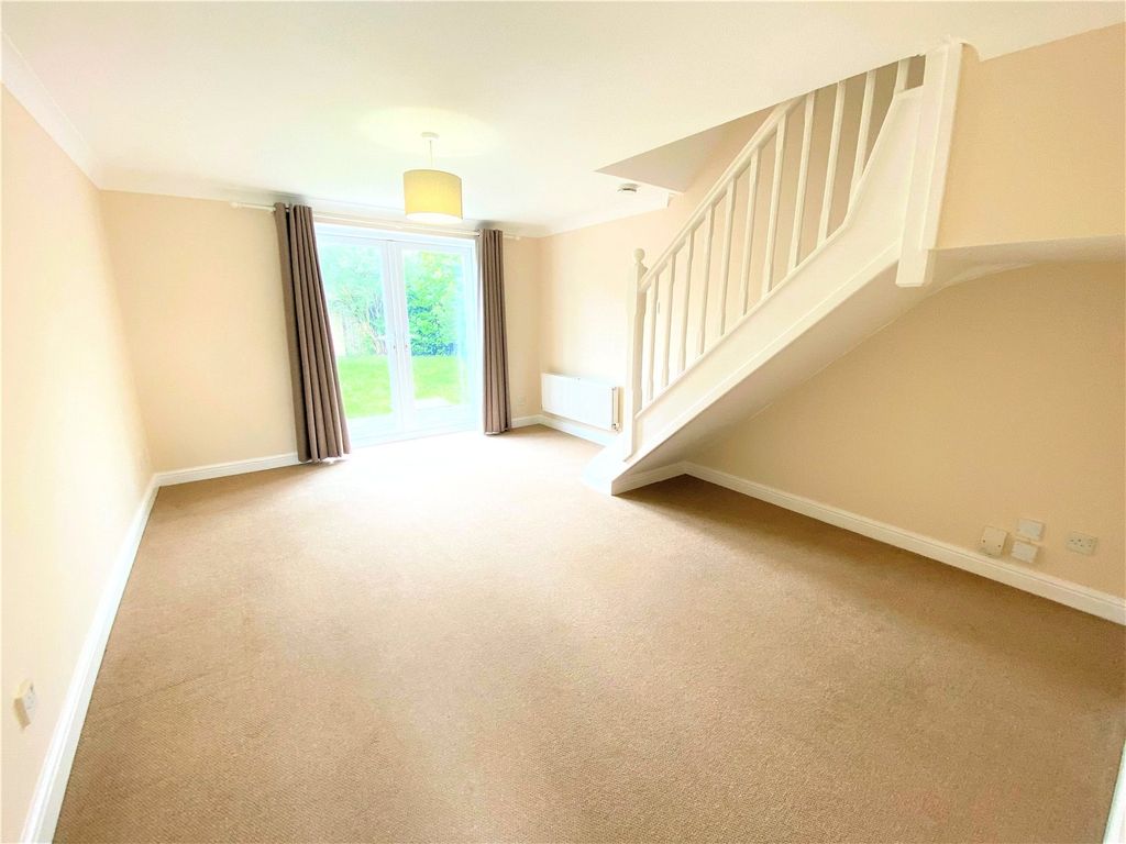 Property photo 2 of 8 Picture No. 11