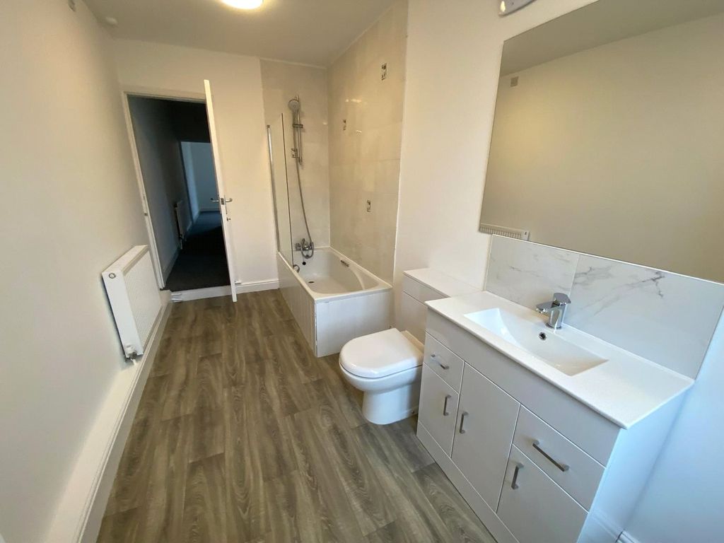 Property photo 3 of 10 Picture No. 09