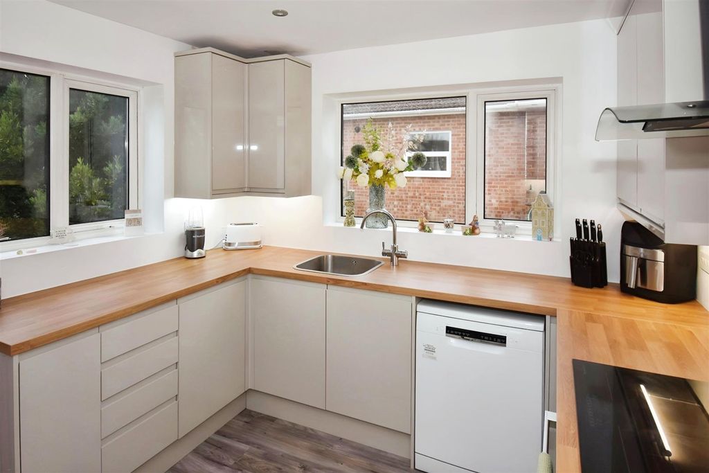 Property photo 2 of 17 Or 20Kitchen.Jpg