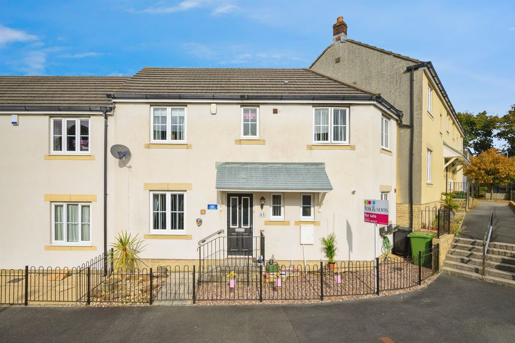 Property photo 2 of 19