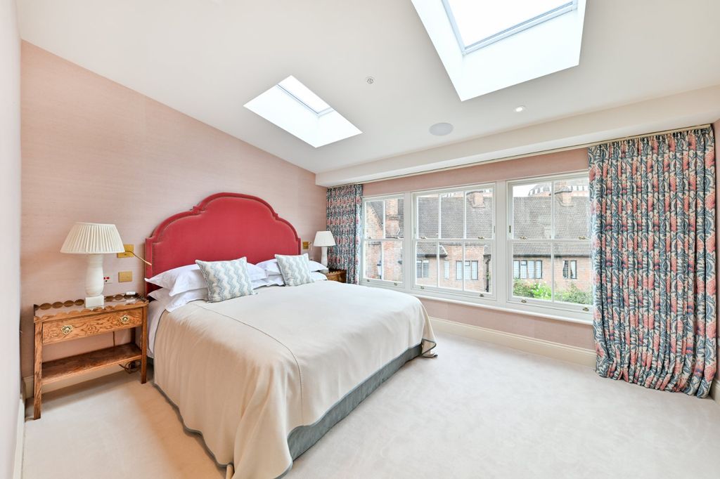 Property photo 3 of 42 Principal Bedroom