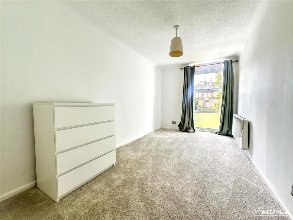 Property photo 2 of 11 Bright And Airy Bedroom With Modern Storage...