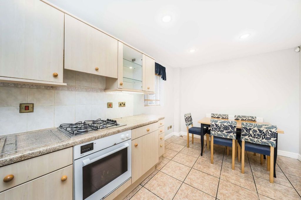 Property photo 3 of 7