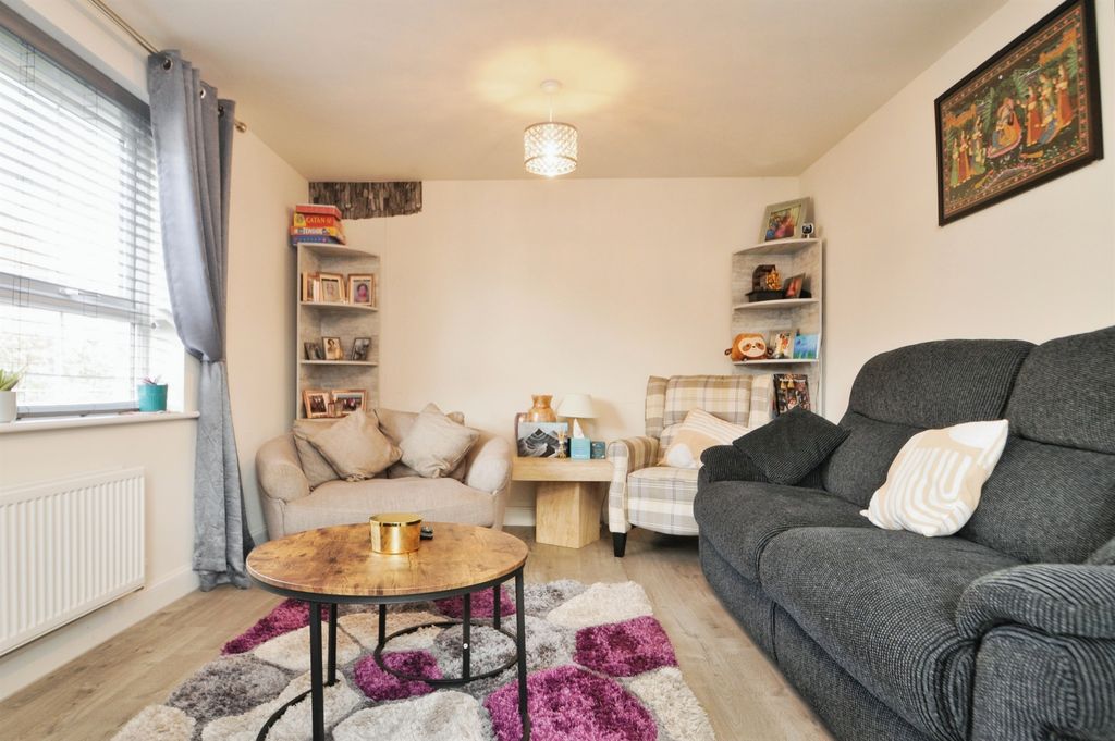 Property photo 2 of 19