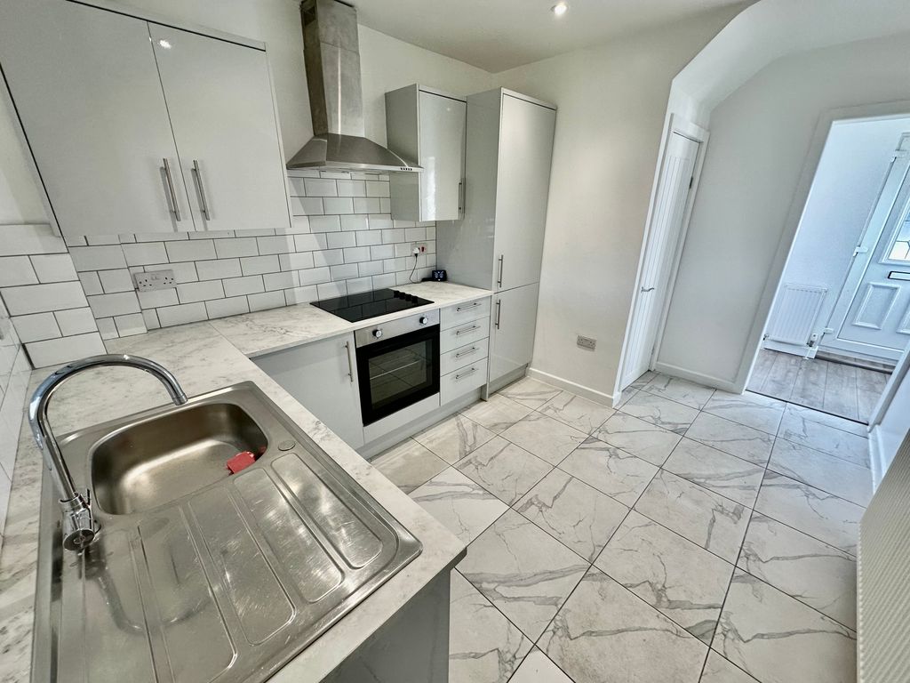 Property photo 2 of 28 Img_6404