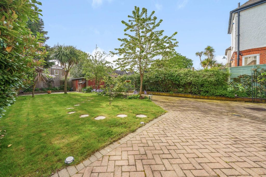 Property photo 3 of 20