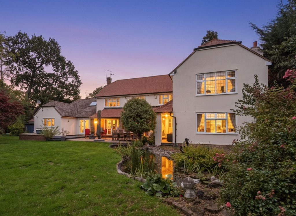 Property photo 2 of 39