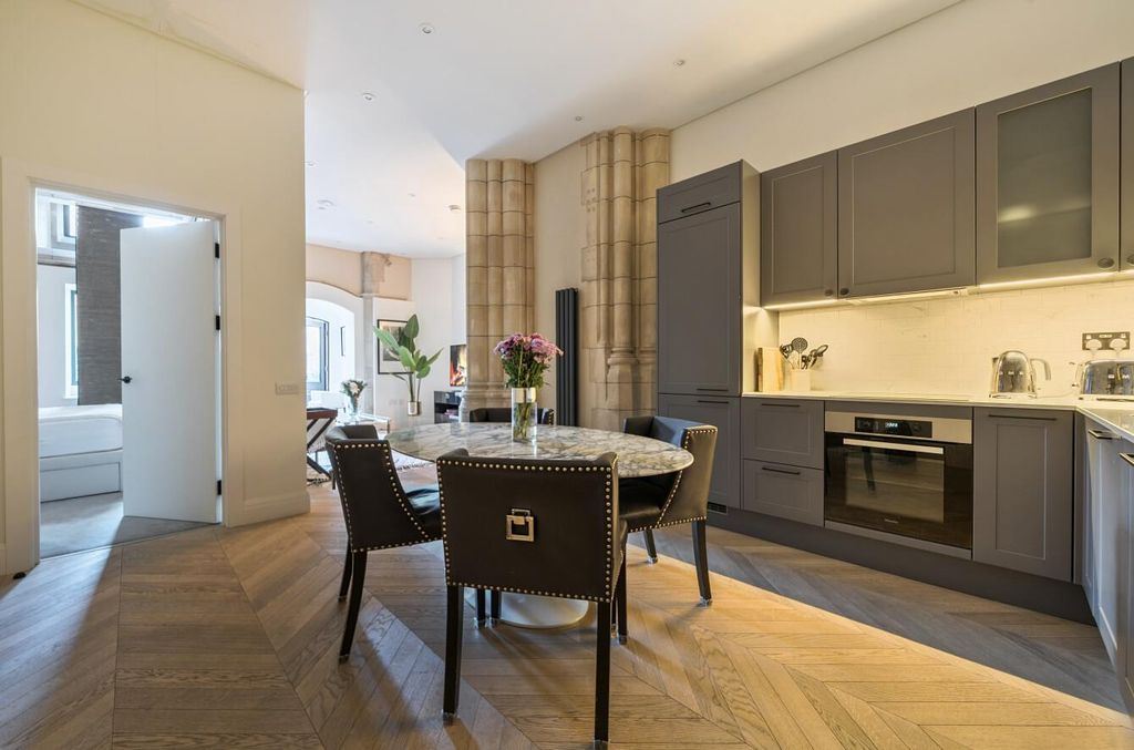 Property photo 2 of 18 1361768-7-68Dbe02Eda9Ed.Jpg