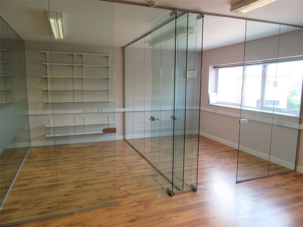 Property photo 3 of 5 Picture No. 06