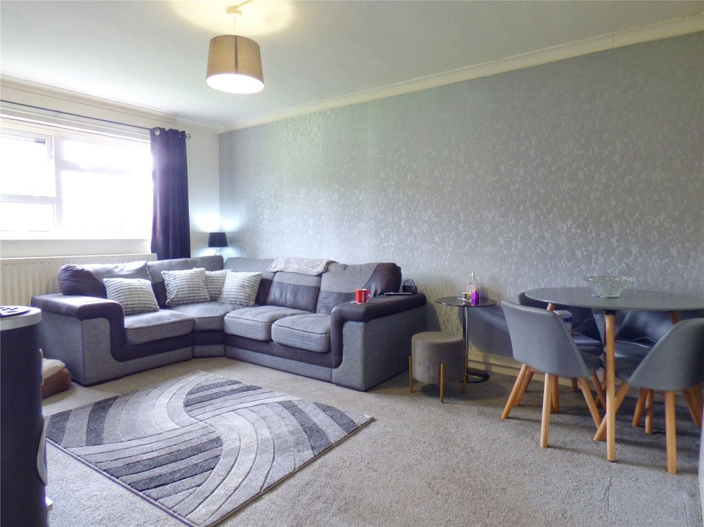 Property photo 2 of 12 Lounge