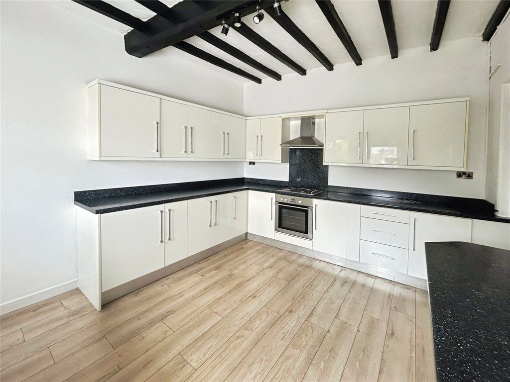 Property photo 2 of 14 Kitchen