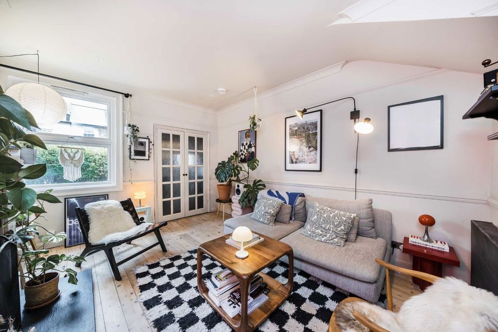 Property photo 3 of 8