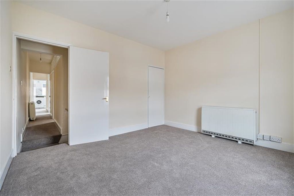 Property photo 2 of 7 Living Room