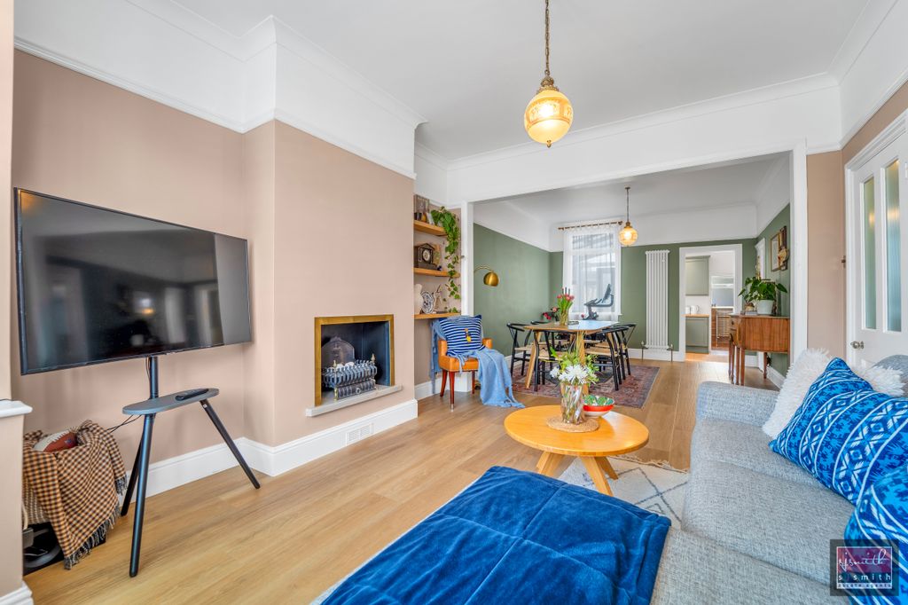 Property photo 3 of 16