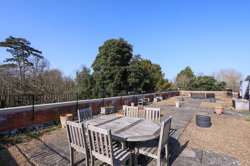 Property photo 3 of 16 Image