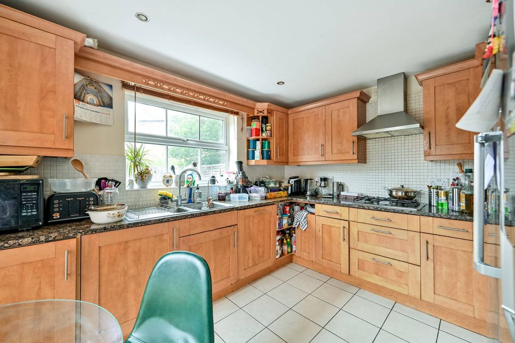 Property photo 1 of 8