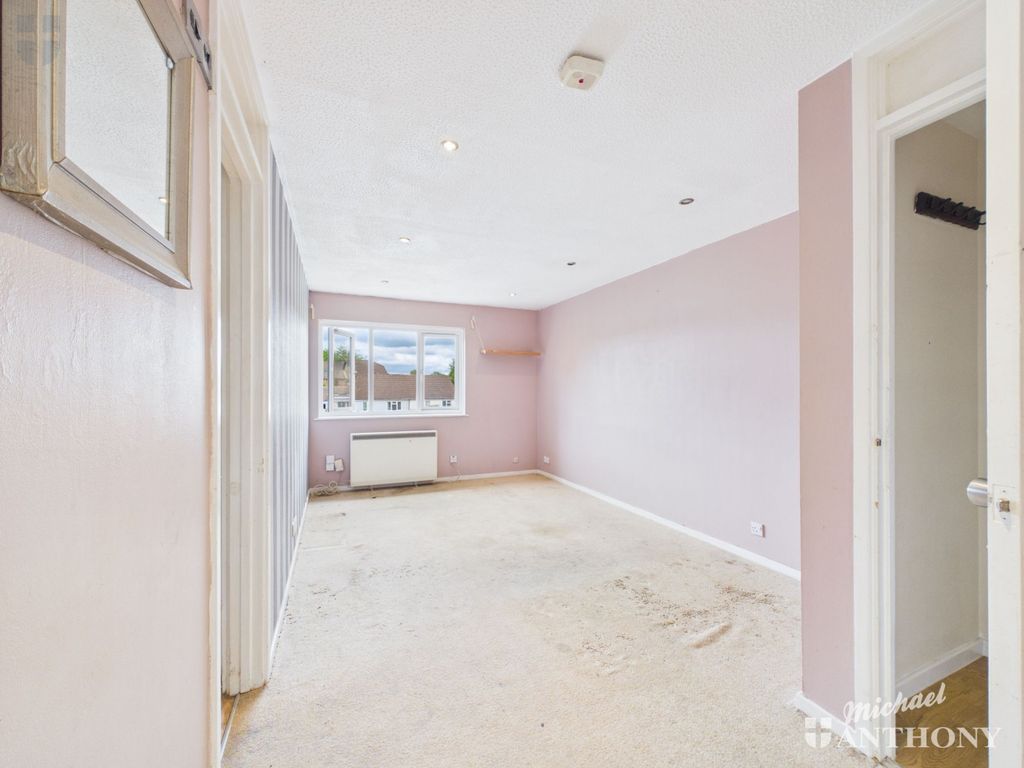 Property photo 2 of 6 Cam03218G0-Pr1026-Still007