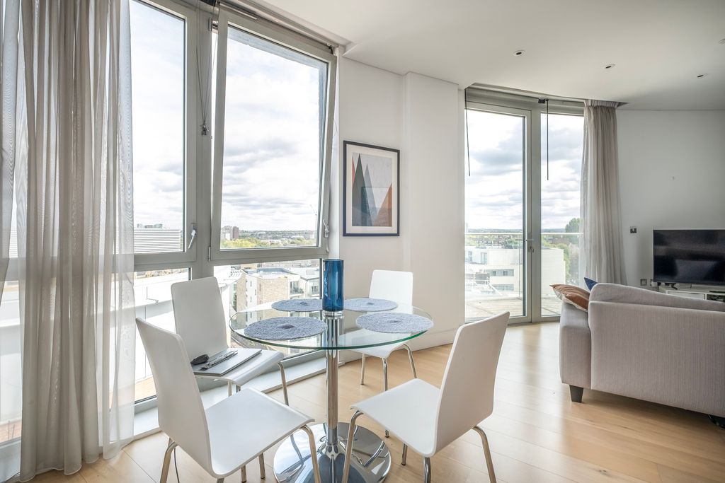 Property photo 2 of 8