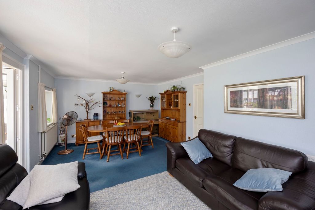 Property photo 3 of 24