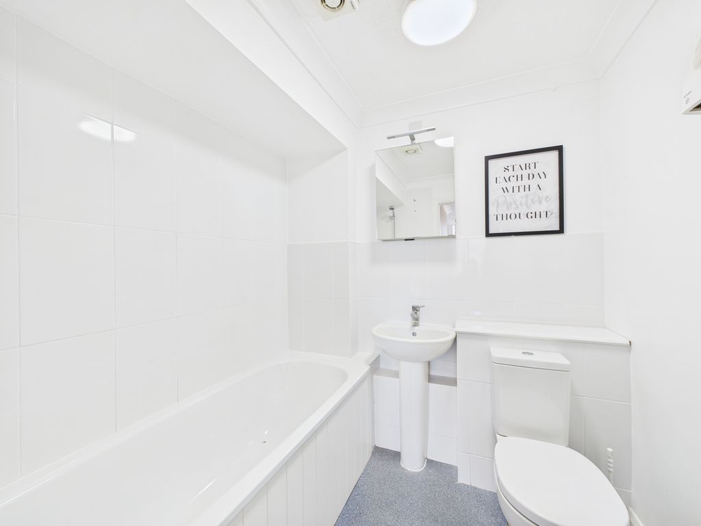 Property photo 3 of 5 Bathroom