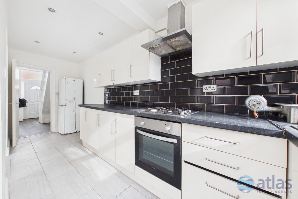Property photo 2 of 15 Kitchen