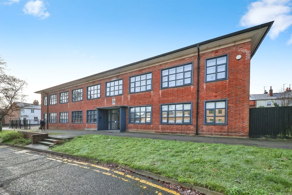 Property photo 1 of 11