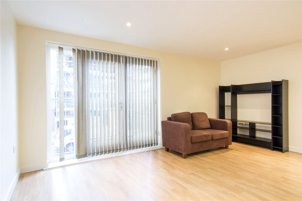 Property photo 3 of 6 Living Area