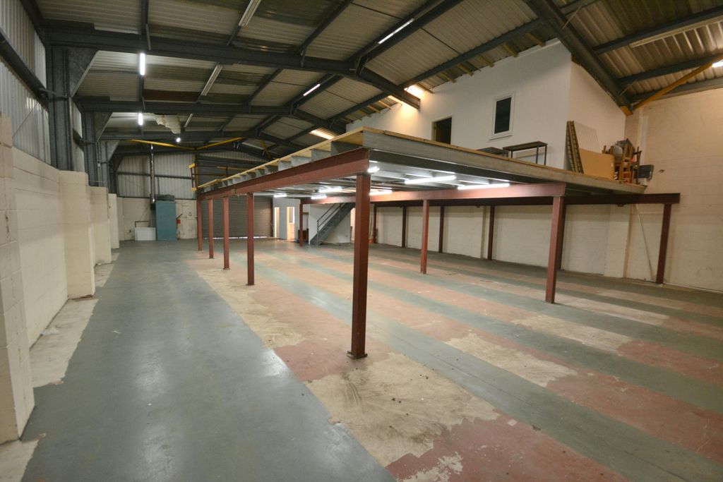 Property photo 3 of 14 Warehouse