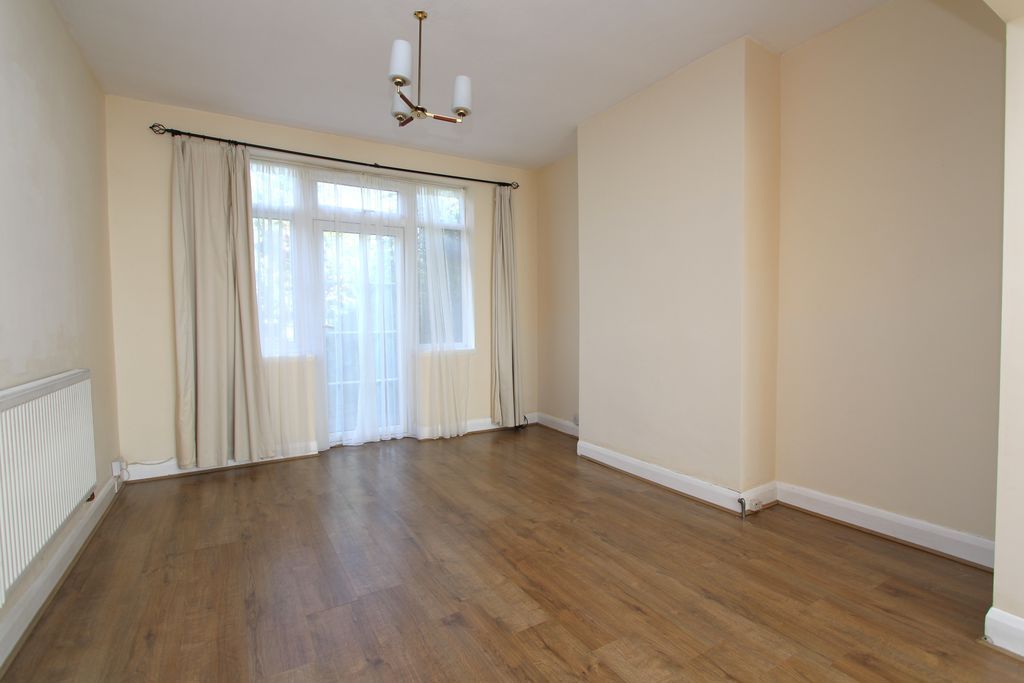 Property photo 3 of 14 Photo 4