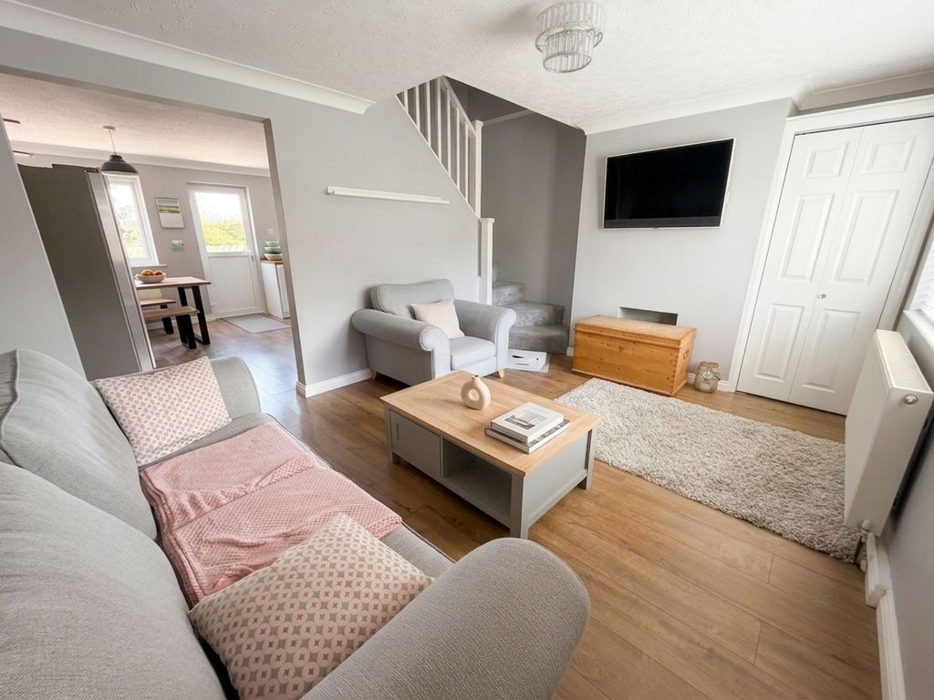 Property photo 2 of 19