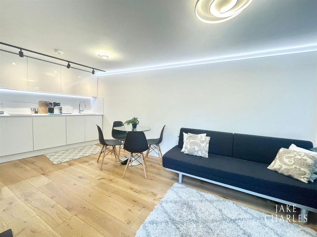 Property photo 1 of 13 3F6329c4-1014-466c-Bf7B-Fe50051B428d.Jpg