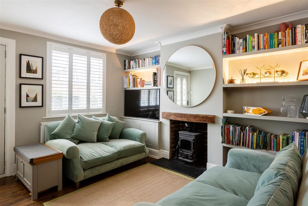 Property photo 3 of 11