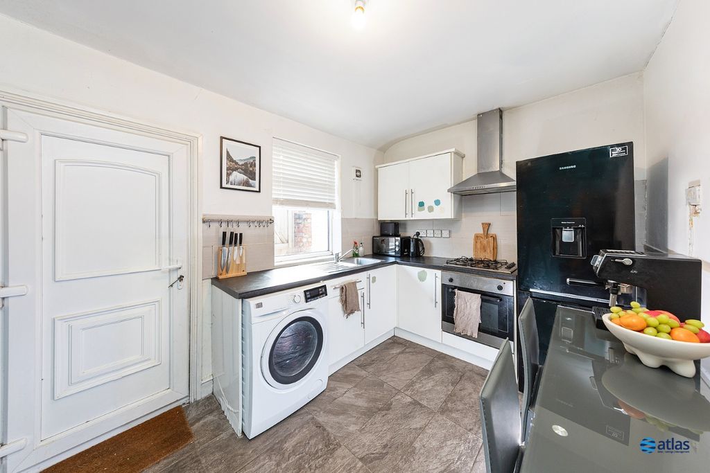 Property photo 2 of 16 Kitchen