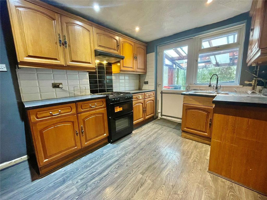 Property photo 2 of 15 Kitchen