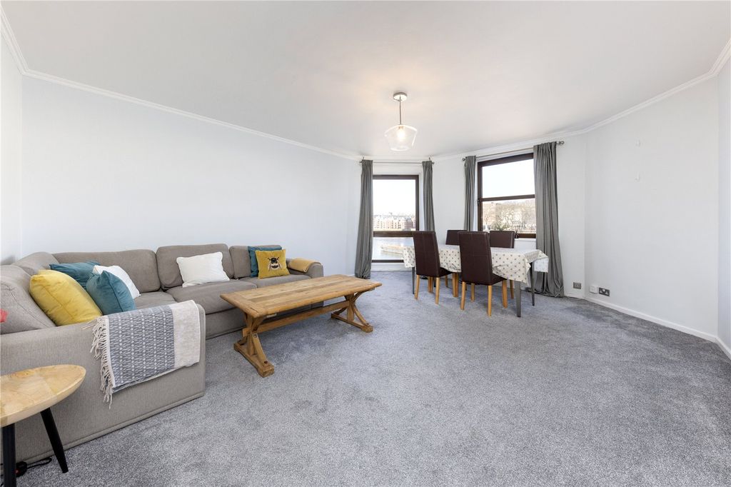 Property photo 2 of 11 Reception Room