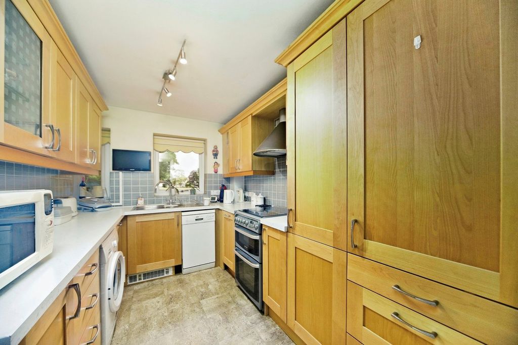 Property photo 2 of 16