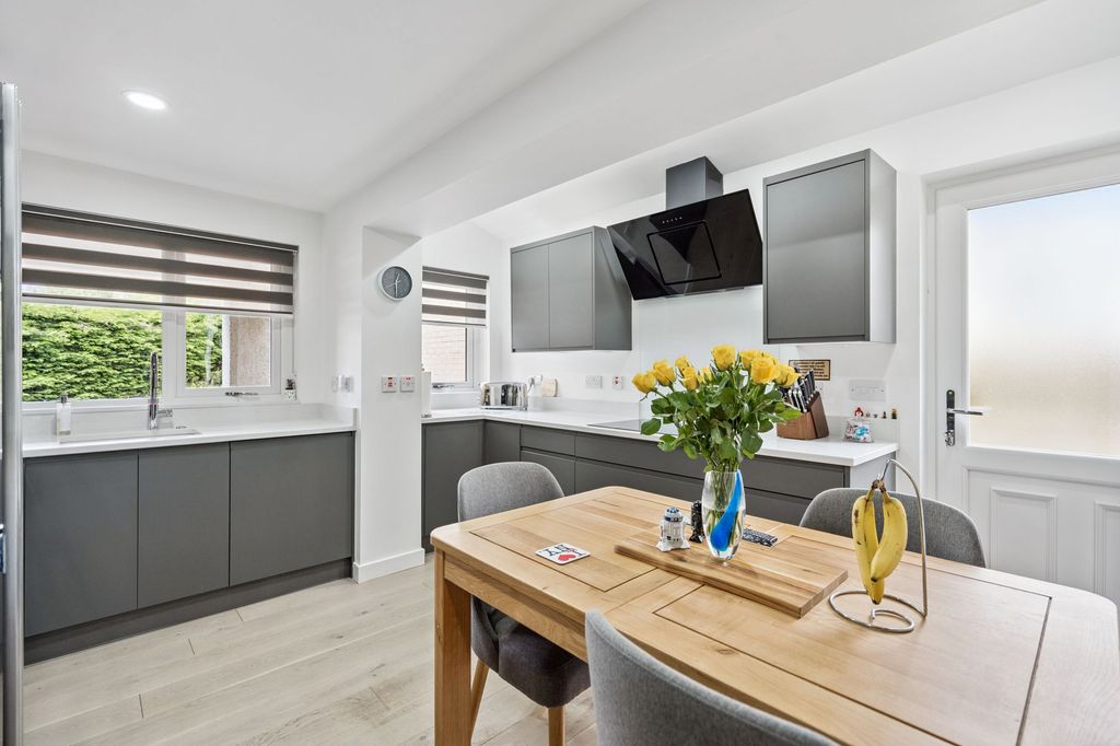 Property photo 3 of 17 Kitchen/Diner