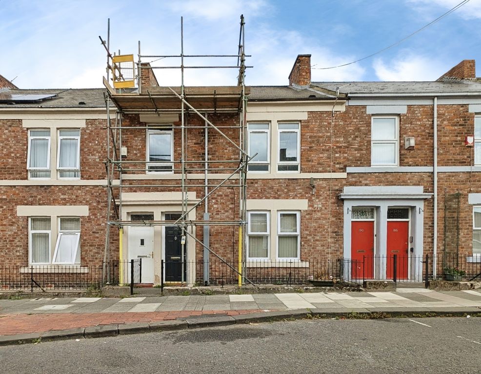 Property photo 1 of 16 Pbox-Img.Jpg