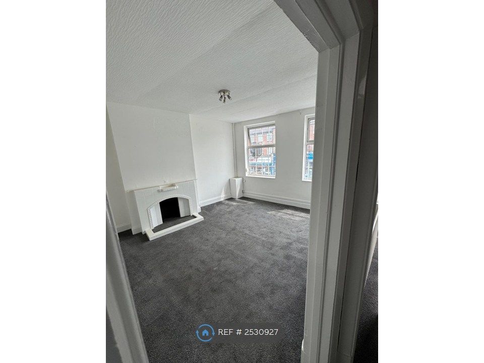 Property photo 1 of 5 Living Room