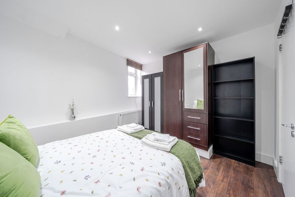 Property photo 2 of 6 1304969-6-683Eed4...