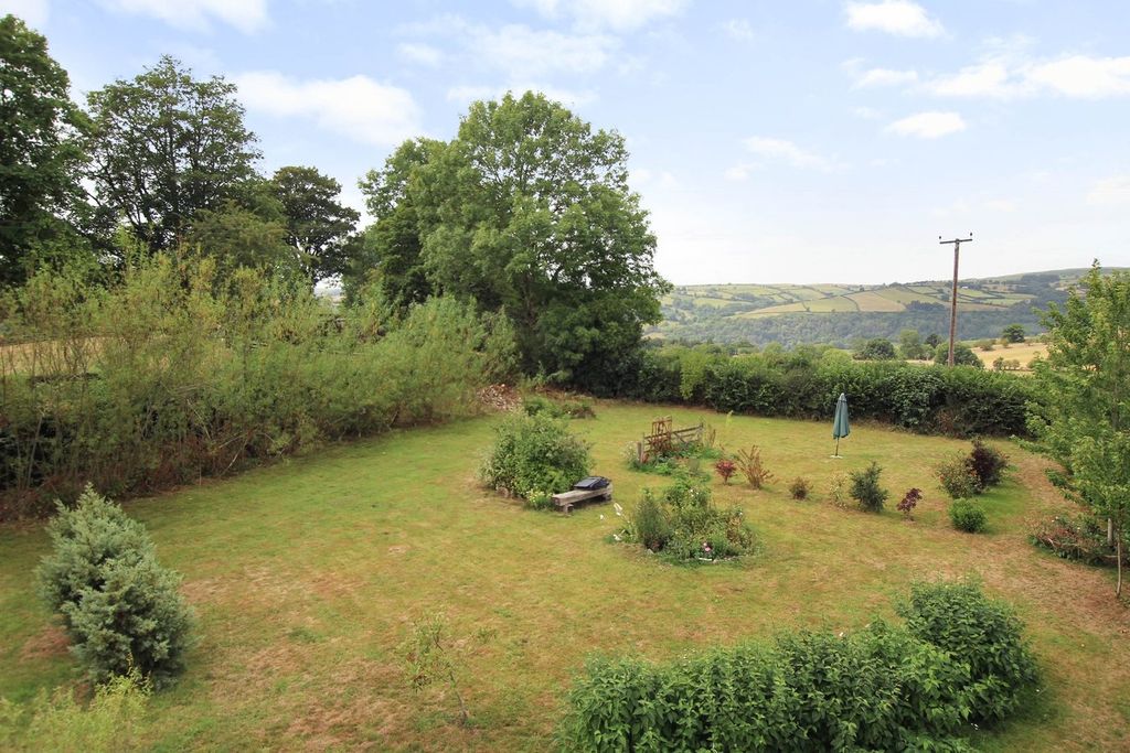 Property photo 2 of 27