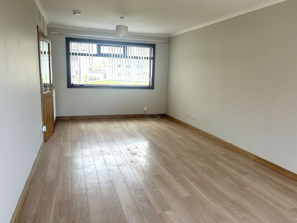 Property photo 2 of 23 Lounge