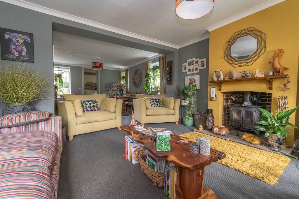 Property photo 2 of 19