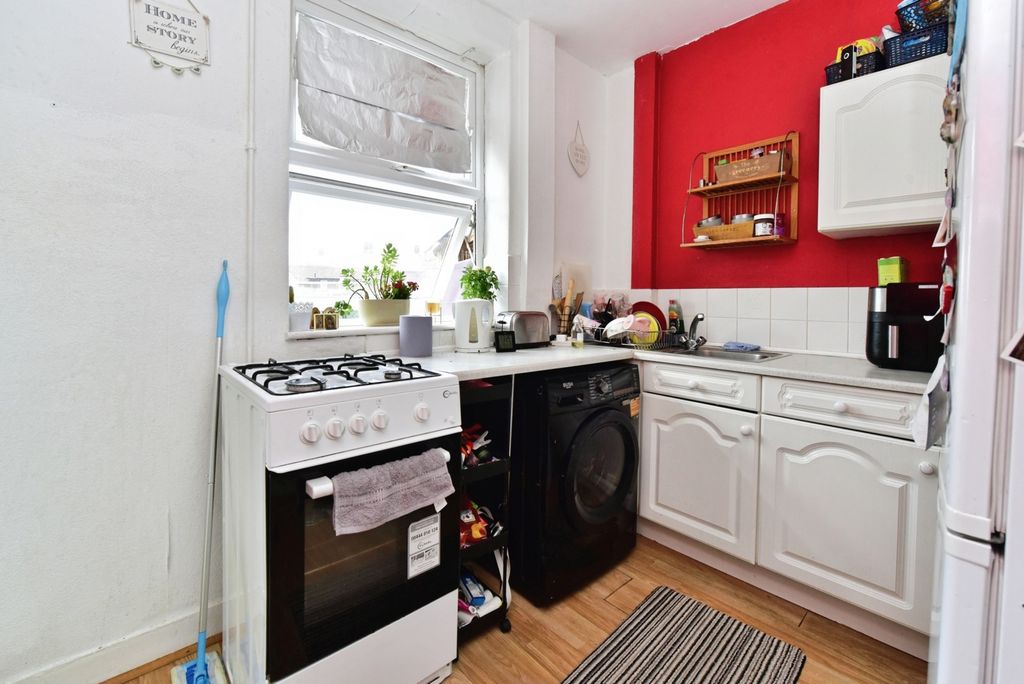 Property photo 3 of 16 Photo